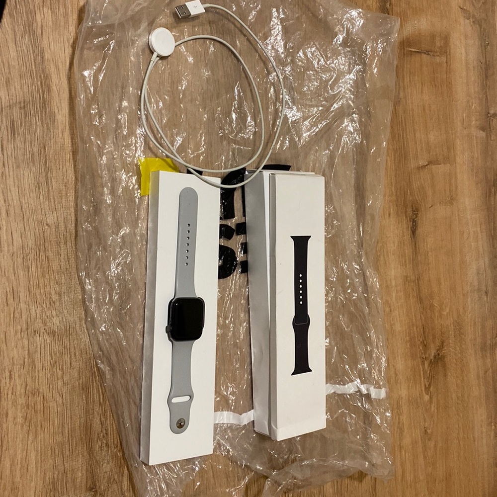 Brand new s5 Apple Watch only been used once or twice